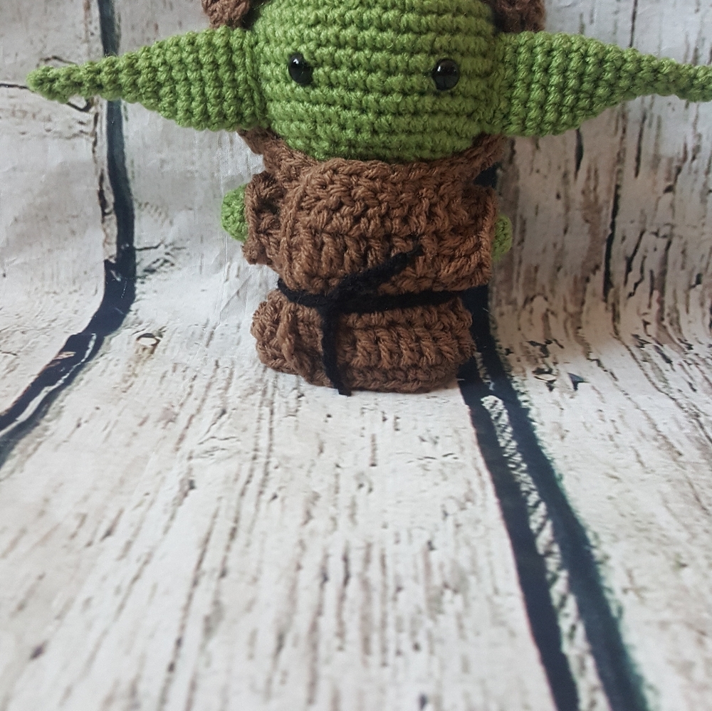 Crochet Baby Yoda Amigurumi - Picture 8 of 16